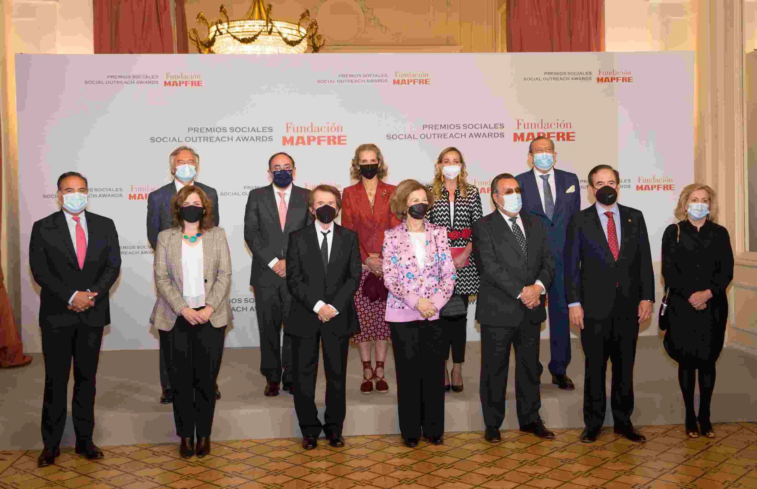 Fundación MAPFRE, familia y la Reina Doña Sofia en la Ceremonia Premios Sociales con mayor impacto